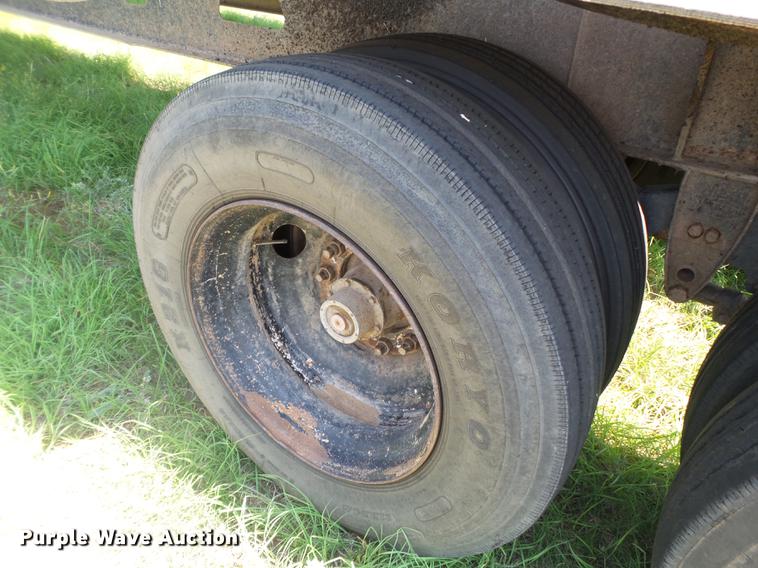 image for item DD1174 1998 Circle R side dump trailer