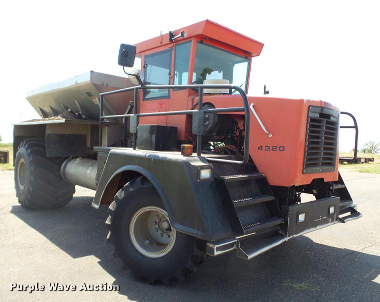 image for item DD1175 Case Tyler 4320 dry spreader applicator