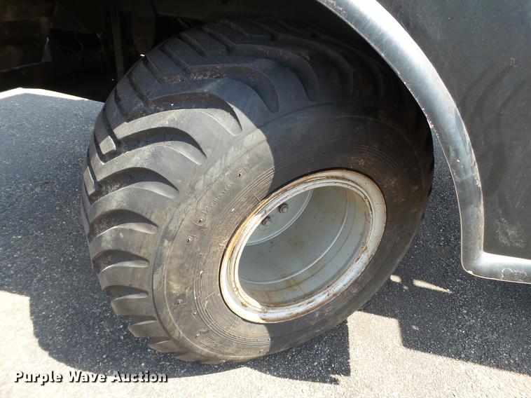 image for item DD1175 Case Tyler 4320 dry spreader applicator