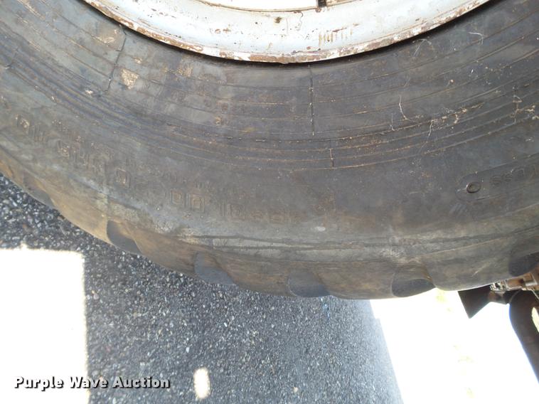 image for item DD1175 Case Tyler 4320 dry spreader applicator