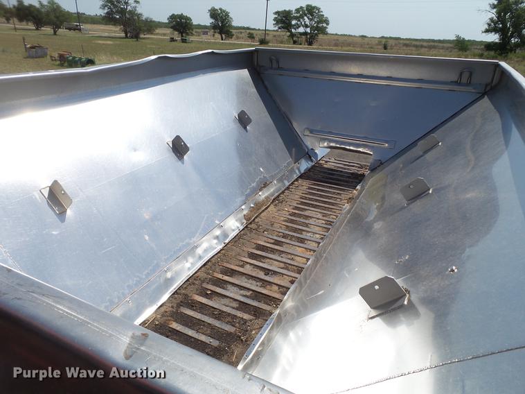 image for item DD1175 Case Tyler 4320 dry spreader applicator