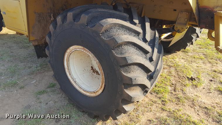 image for item DD1176 1999 Ag-Chem TerraGator 8104 dry spreader applicator