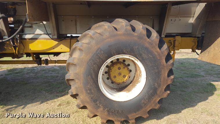 image for item DD1176 1999 Ag-Chem TerraGator 8104 dry spreader applicator