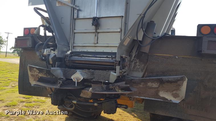 image for item DD1176 1999 Ag-Chem TerraGator 8104 dry spreader applicator