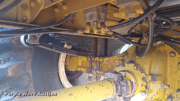 image for item DD1176 1999 Ag-Chem TerraGator 8104 dry spreader applicator