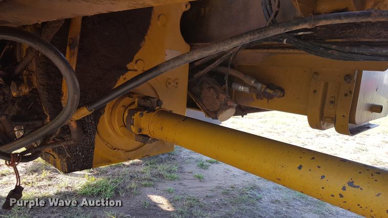 image for item DD1176 1999 Ag-Chem TerraGator 8104 dry spreader applicator