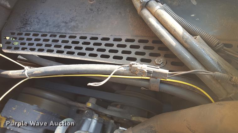 image for item DD1176 1999 Ag-Chem TerraGator 8104 dry spreader applicator