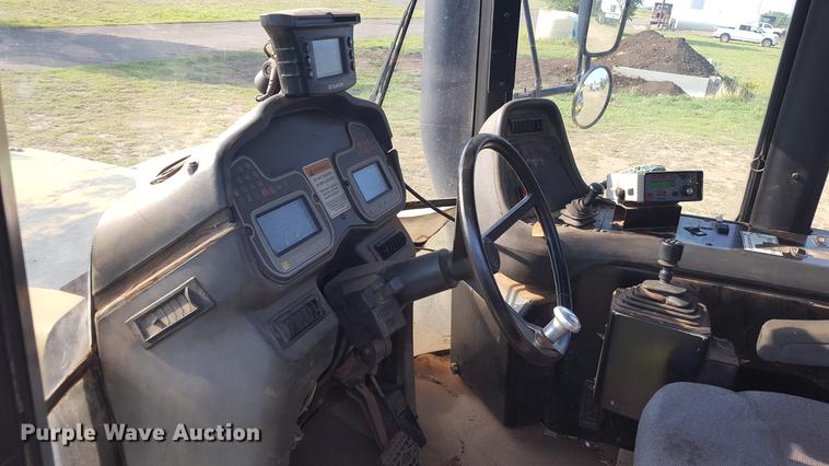 image for item DD1176 1999 Ag-Chem TerraGator 8104 dry spreader applicator