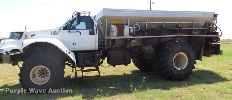 image for item DD1177 1995 GMC TopKick C6500 Stahly applicator truck