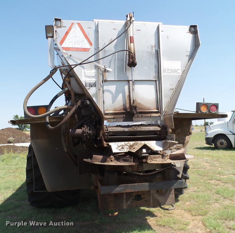 image for item DD1177 1995 GMC TopKick C6500 Stahly applicator truck