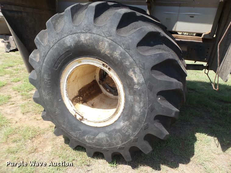 image for item DD1177 1995 GMC TopKick C6500 Stahly applicator truck