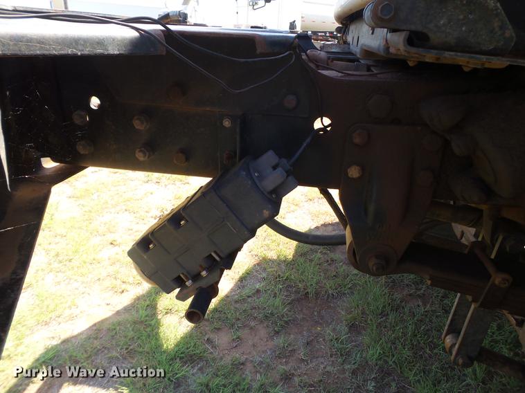 image for item DD1177 1995 GMC TopKick C6500 Stahly applicator truck