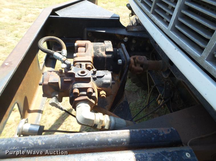 image for item DD1177 1995 GMC TopKick C6500 Stahly applicator truck