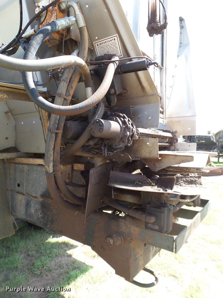 image for item DD1177 1995 GMC TopKick C6500 Stahly applicator truck