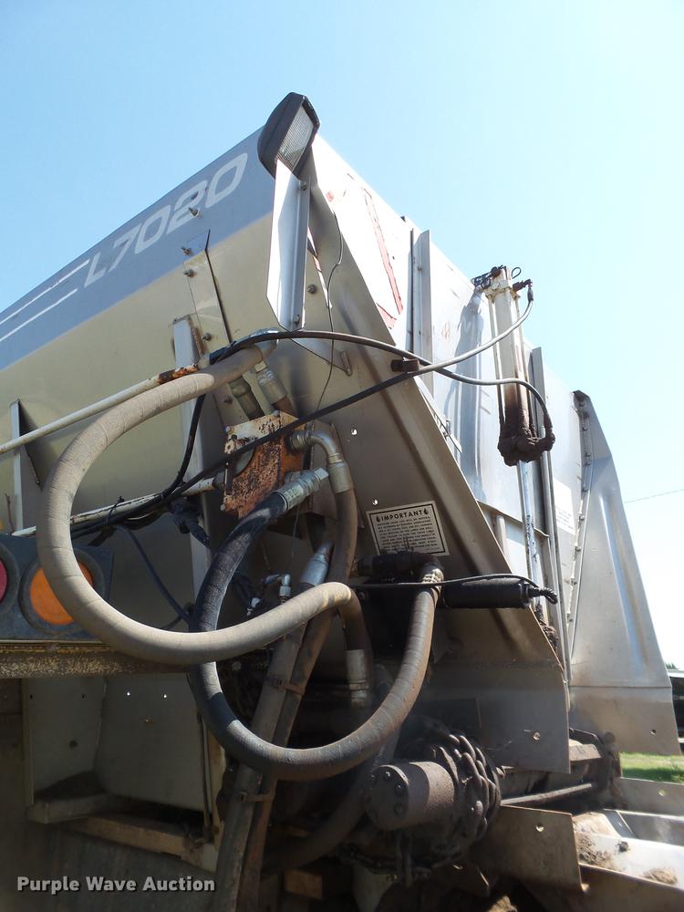 image for item DD1177 1995 GMC TopKick C6500 Stahly applicator truck