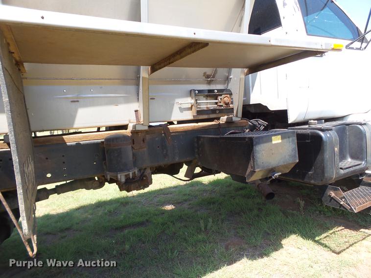 image for item DD1177 1995 GMC TopKick C6500 Stahly applicator truck