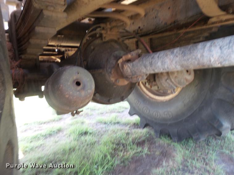 image for item DD1177 1995 GMC TopKick C6500 Stahly applicator truck