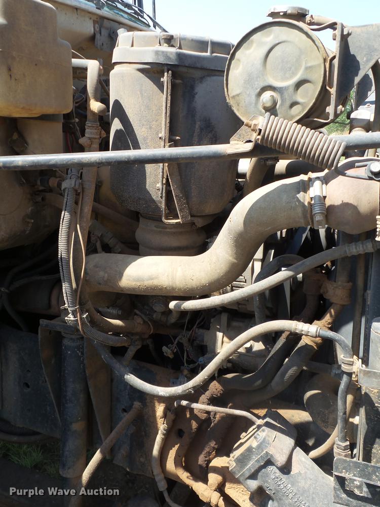 image for item DD1177 1995 GMC TopKick C6500 Stahly applicator truck