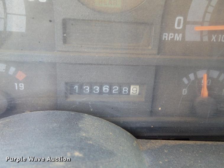 image for item DD1177 1995 GMC TopKick C6500 Stahly applicator truck