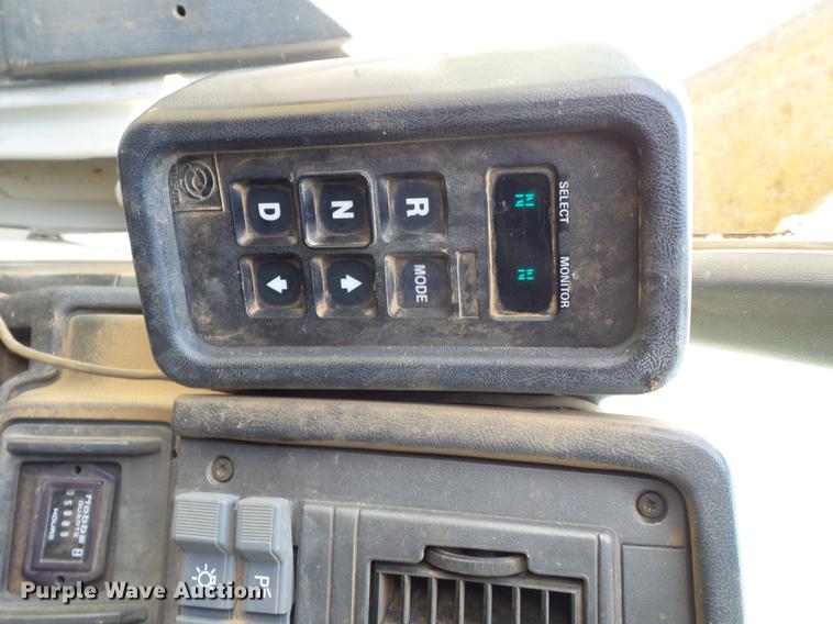 image for item DD1177 1995 GMC TopKick C6500 Stahly applicator truck