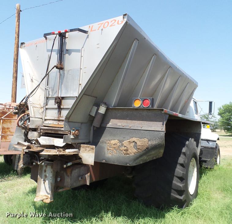 image for item DD1178 1998 International 2554 Stahly applicator truck