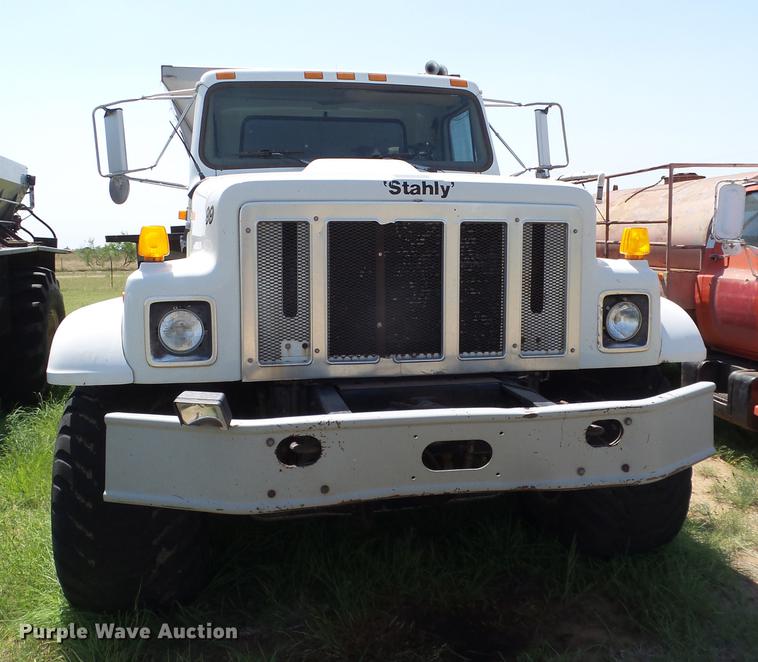 image for item DD1178 1998 International 2554 Stahly applicator truck