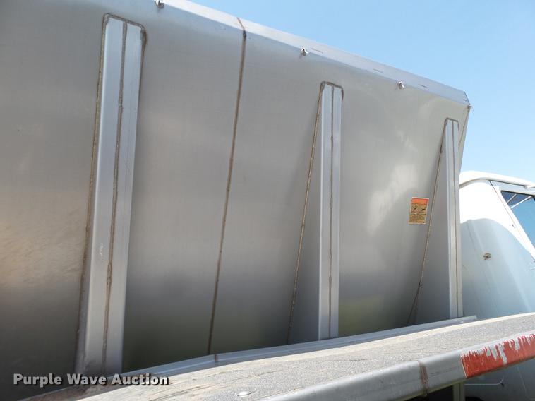 image for item DD1178 1998 International 2554 Stahly applicator truck