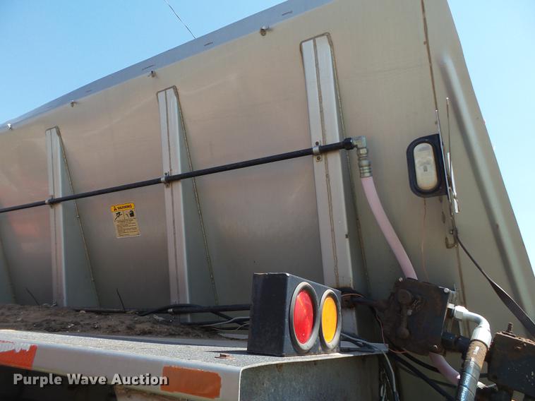 image for item DD1178 1998 International 2554 Stahly applicator truck