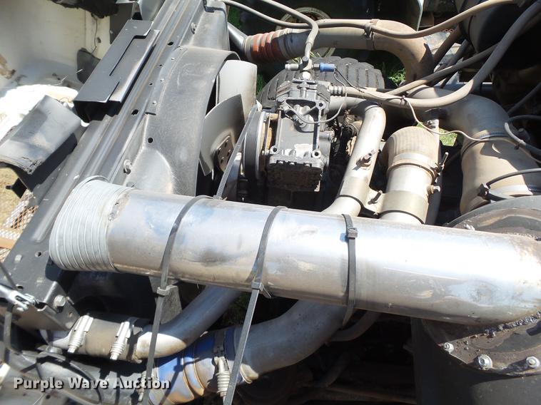 image for item DD1178 1998 International 2554 Stahly applicator truck