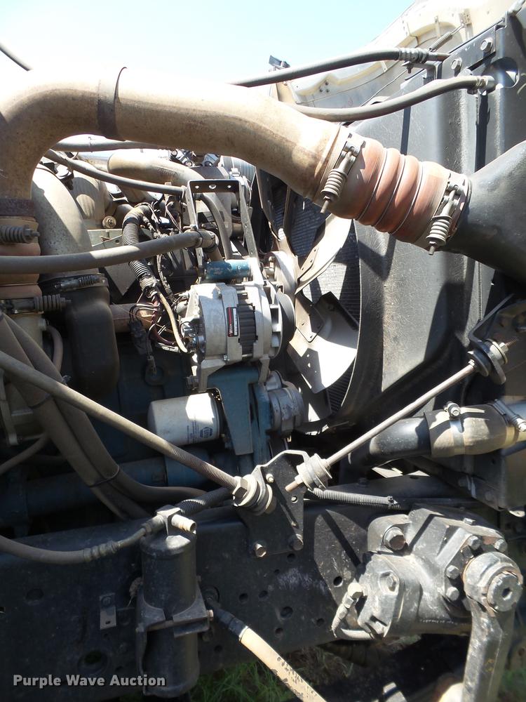 image for item DD1178 1998 International 2554 Stahly applicator truck