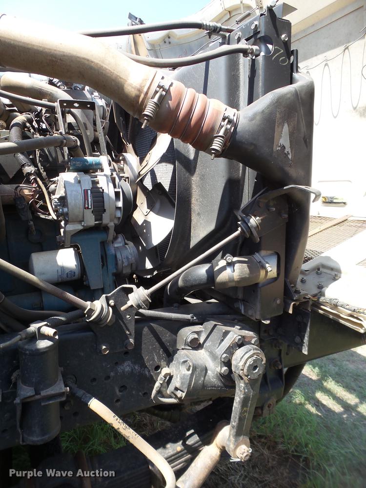 image for item DD1178 1998 International 2554 Stahly applicator truck