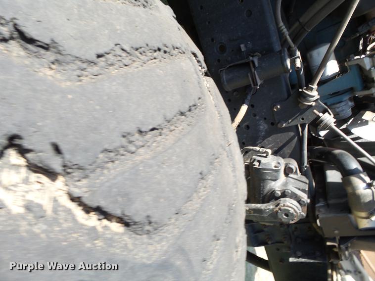 image for item DD1178 1998 International 2554 Stahly applicator truck