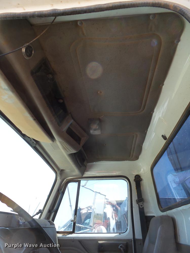 image for item DD1178 1998 International 2554 Stahly applicator truck