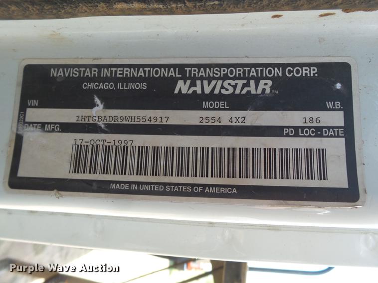 image for item DD1178 1998 International 2554 Stahly applicator truck