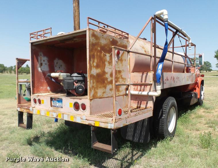 image for item DD1179 1977 GMC C65 tank truck