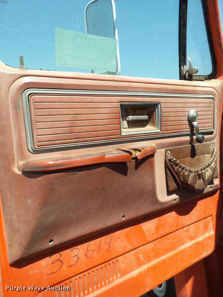 image for item DD1179 1977 GMC C65 tank truck