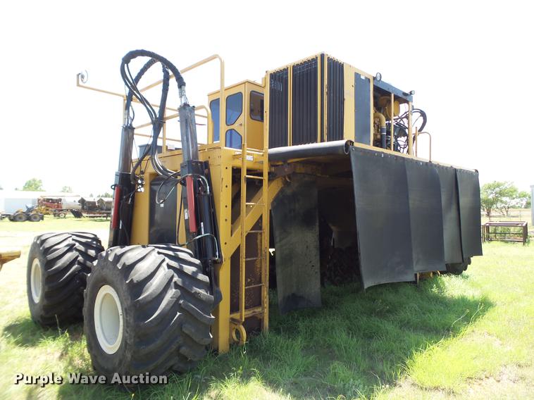 image for item DD1180 2010 Vermeer Wildcat SPB718 compost turner