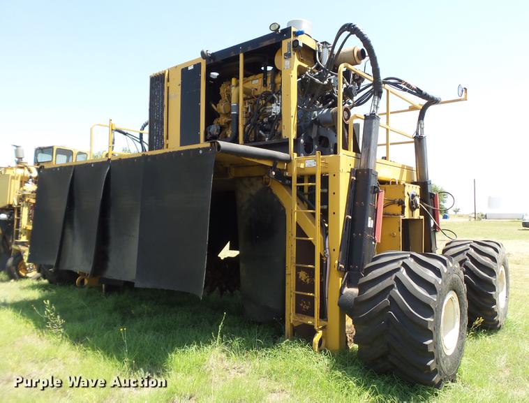 image for item DD1180 2010 Vermeer Wildcat SPB718 compost turner