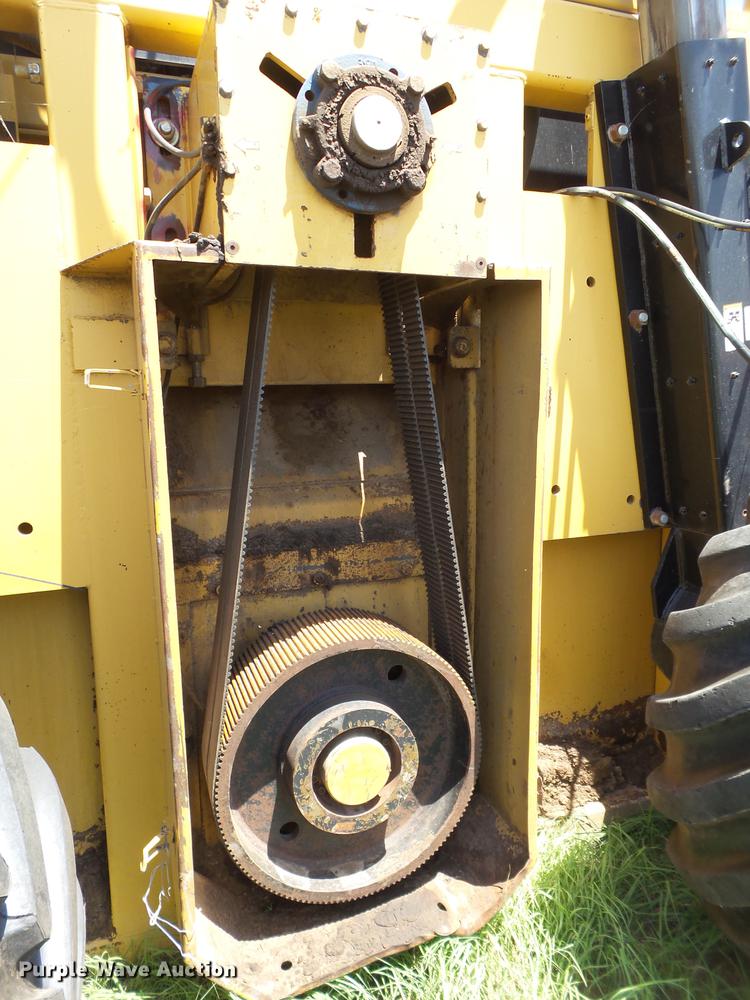 image for item DD1180 2010 Vermeer Wildcat SPB718 compost turner