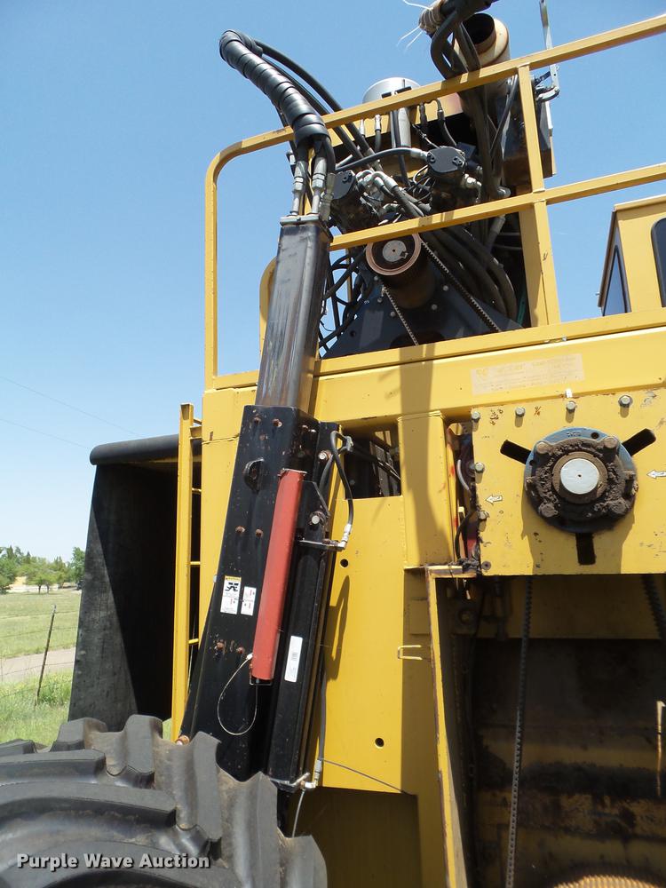 image for item DD1180 2010 Vermeer Wildcat SPB718 compost turner