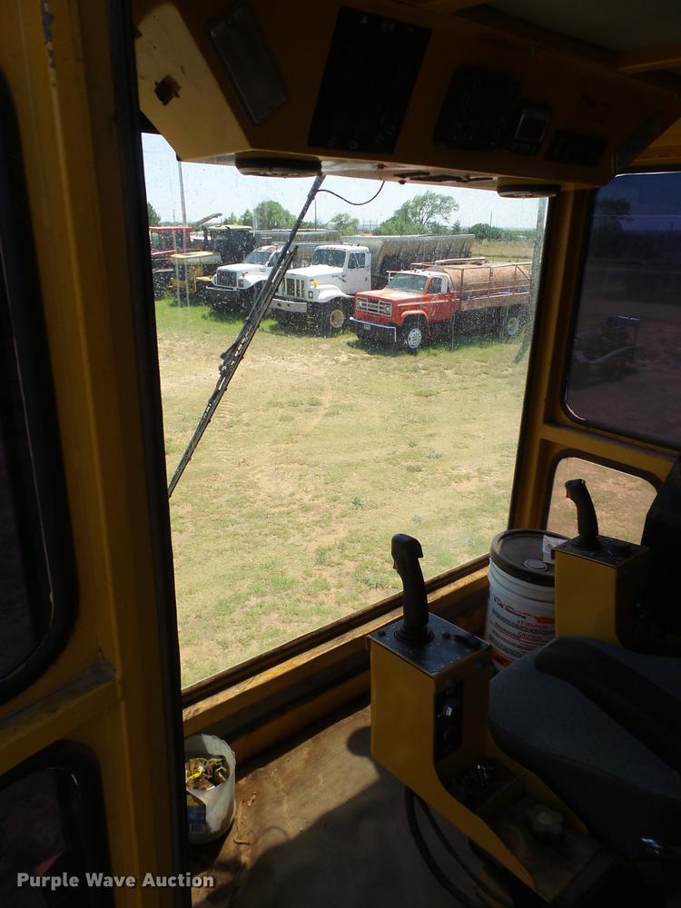 image for item DD1180 2010 Vermeer Wildcat SPB718 compost turner