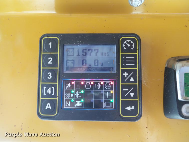 image for item DD1180 2010 Vermeer Wildcat SPB718 compost turner