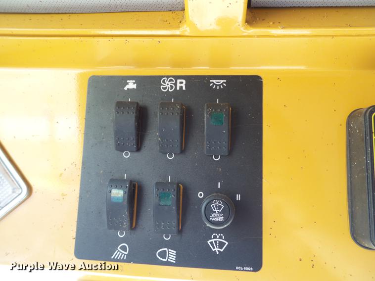 image for item DD1180 2010 Vermeer Wildcat SPB718 compost turner