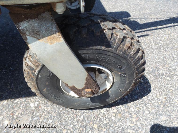 image for item EI9612 2013 Ecolawn ECO 200 applicator