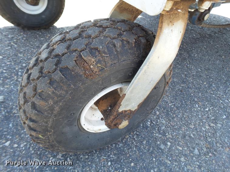 image for item EI9612 2013 Ecolawn ECO 200 applicator