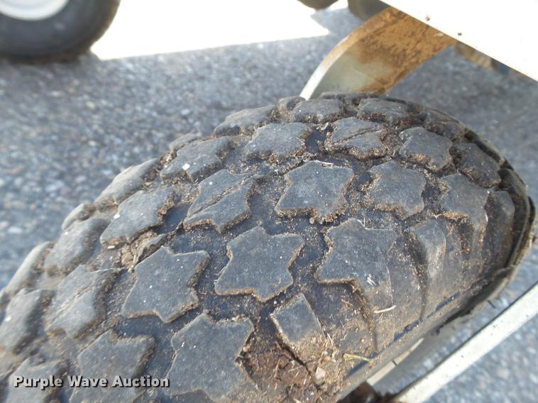 image for item EI9612 2013 Ecolawn ECO 200 applicator