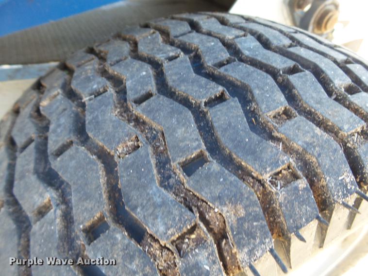 image for item EI9612 2013 Ecolawn ECO 200 applicator