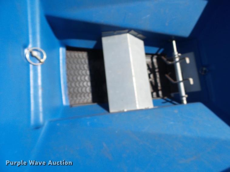 image for item EI9612 2013 Ecolawn ECO 200 applicator