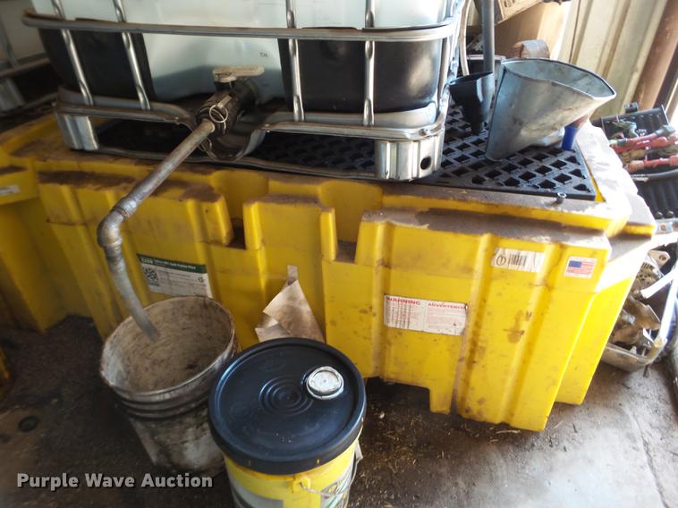 image for item EN9586 Shop oil service and containment system