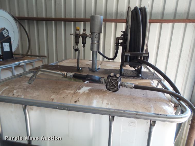 image for item EN9586 Shop oil service and containment system